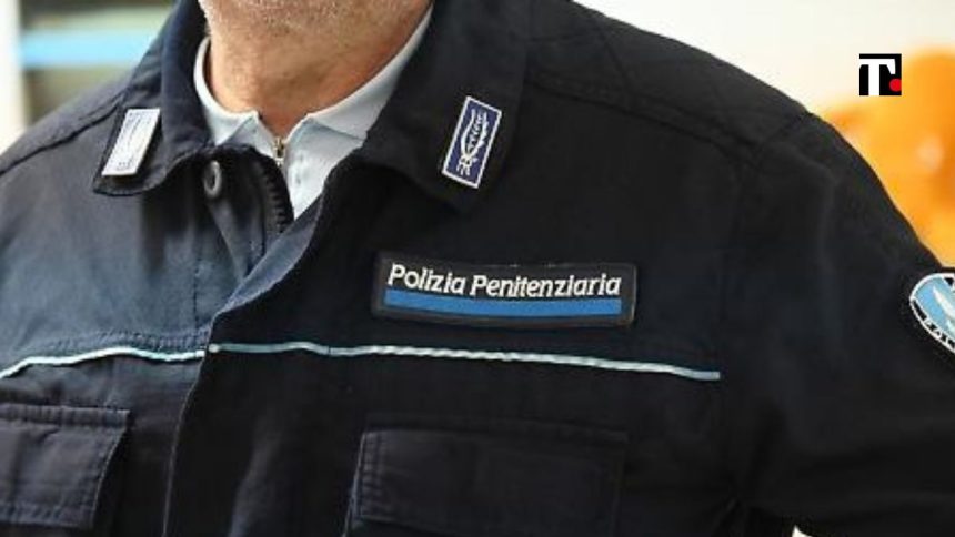 Il caso dell’agente penitenziario che ha rischiato il lavoro perche accusato di essere gay