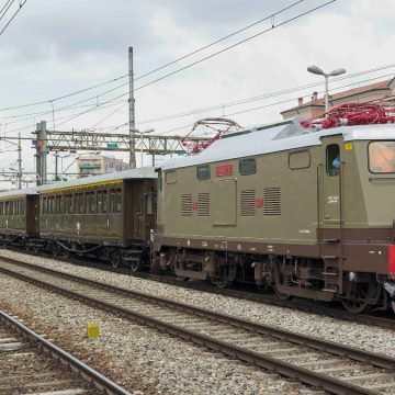 Trenord, il treno storico festeggia 100 anni con otto corse verso i laghi Maggiore e di Como
