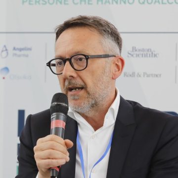 Bonelli (Direttore Generale Fondazione Mondino IRCCS) a SDN: “Investire in ricerca e prevenzione per abbattere lo stigma delle malattie mentali”
