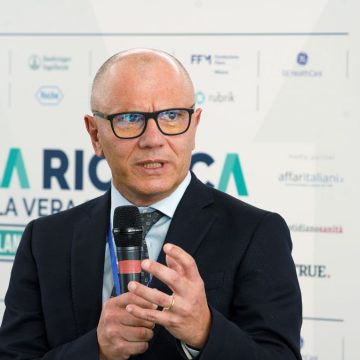 Pietro Invernizzi Preside Facoltà di Medicina e Chirurgia, Università Milano-Bicocca e Responsabile Divisione Gastroenterologia e Centro per le Malattie Autoimmuni del Fegato, Fondazione IRCCS San Gerardo dei Tintori, Monza, intervenuto alla  23esima edizione di Salute Direzione Nord