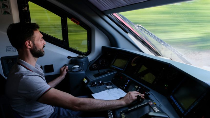 Trenord_macchinista2 Trenord in cerca di futuri macchinisti: candidature al via