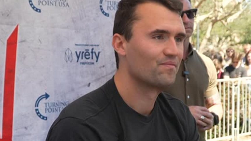 L’assassinio del guru Maga Charlie Kirk scuote gli Stati Uniti