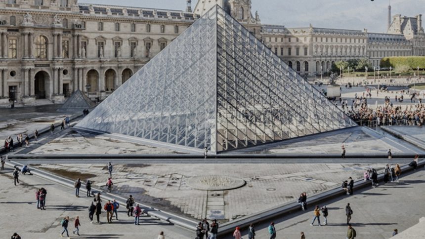 Colpo al Louvre, la tragicomica password della videosorveglianza e il furto messo a segno da una coppia con figli