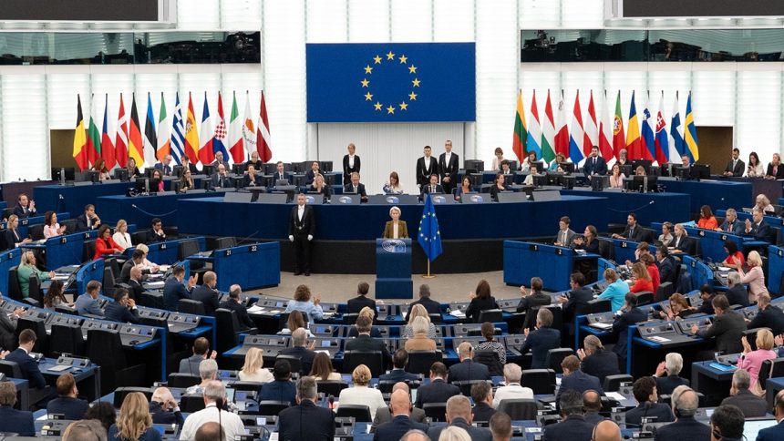 Ucraina, c’è l’intesa al Consiglio europeo: prestito da 90 miliardi di euro, no all’uso degli asset russi