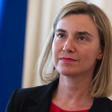 Federica Mogherini Mogherini arrestata e rilasciata nella notte: l’inchiesta sui fondi per i giovani diplomatici Ue