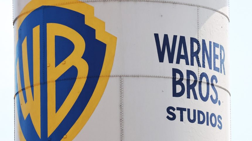 Scontro tra titani ad Hollywood per prendersi Warner Bros