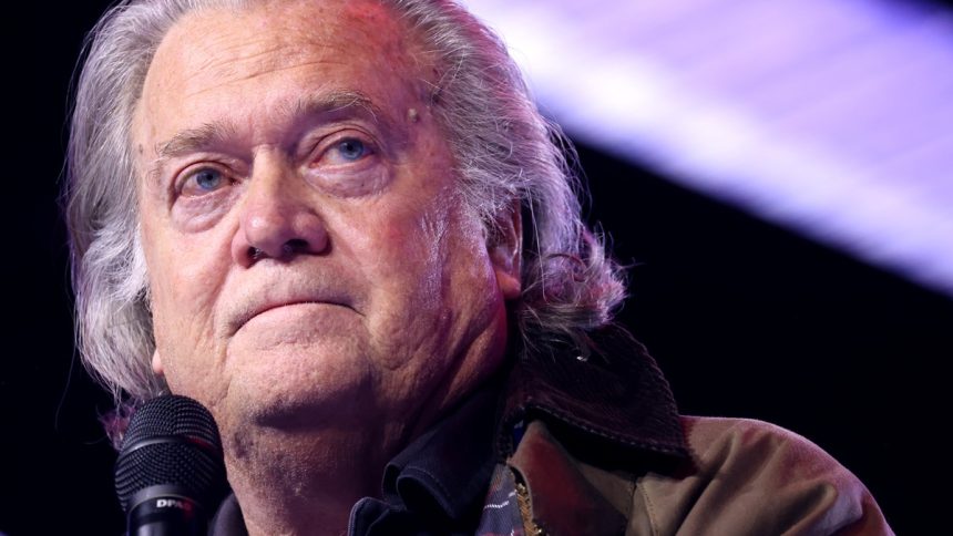 Steve Bannon Milano-Cortina, Bannon senza freni: “Non volete l’Ice? Fuck You. Senza gli Usa siete indifesi”