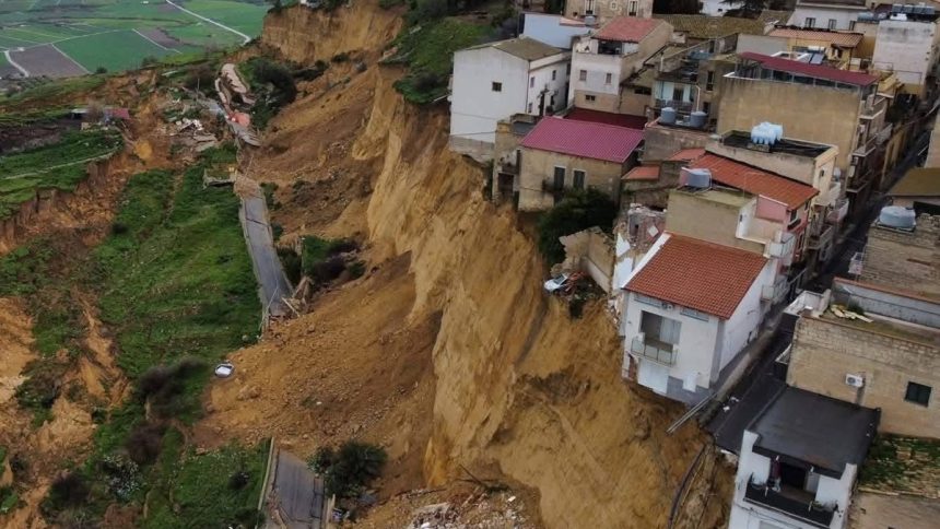 Niscemi Niscemi, cronaca di una catastrofe annunciata: la Procura indaga per disastro colposo