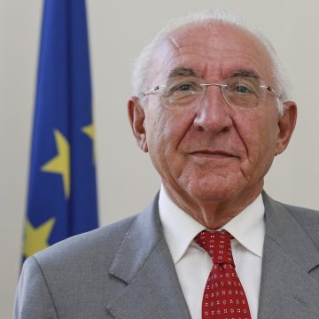 Garante della privacy, indagato il presidente. Le ipotesi di corruzione e peculato