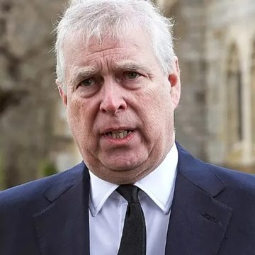 Epstein Files, arrestato il principe Andrea. Il fratello Carlo III: “La questione verrà indagata in modo adeguato”