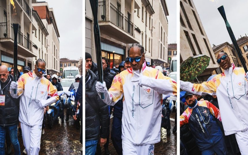 Snoop Dog, la torcia &egrave; olimpica: il rapper tedoforo di Milano Cortina: bagno di folla a Gallarate