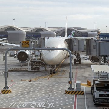 areoporto abu dhabi Farnesina, pronto il ponte aereo per il rientro degli italiani dalle zone di guerra