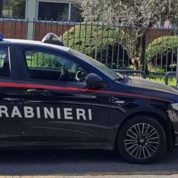 Bergamo, nuovi elementi sull’aggressione: il piano del 13enne, la maglietta con la scritta “Vendetta” e le bombe carta artigianali