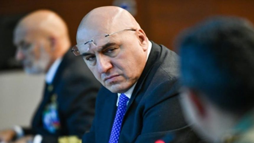 Iran, gli italiani bloccati a Dubai. Crosetto: &ldquo;Gli Usa ci hanno avvisato tardi&rdquo;