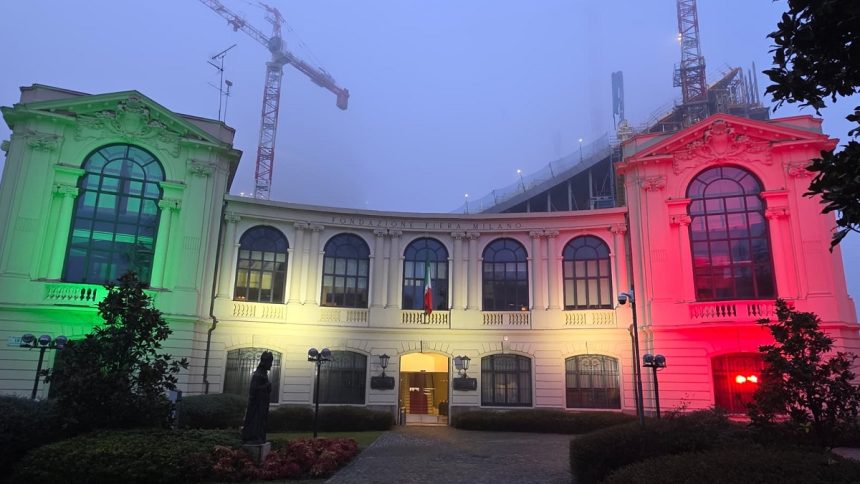 Il tricolore accende Fondazione Fiera Milano: un omaggio alle radici nazionali