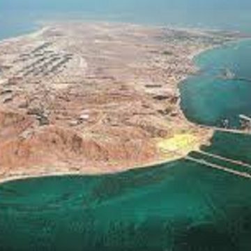 Attacco USA all’isola di Kharg: colpite le basi militari nel Golfo Persico