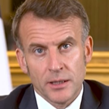 Emmanuel Macron Francia, Macron annuncia il piano di deterrenza nucleare: “Per essere liberi bisogna essere temuti”
