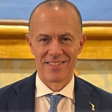 Centrodestra a Milano, candidato civico o politico? Purché riporti la gente al voto… L’identikit di Romeo