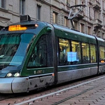 tram Milano, un altro tram deragliato: è il terzo negli ultimi 10 giorni