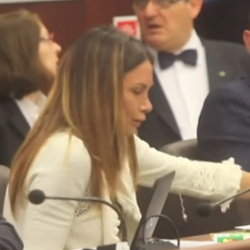 Nicole Minetti Caso Minetti, la nota del Quirinale: “Mattarella ha preso atto delle conclusioni della Procura. Nessuna rivalutazione della grazia”